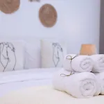 Waves - Charming Apt With Balcony Steps From The Beach